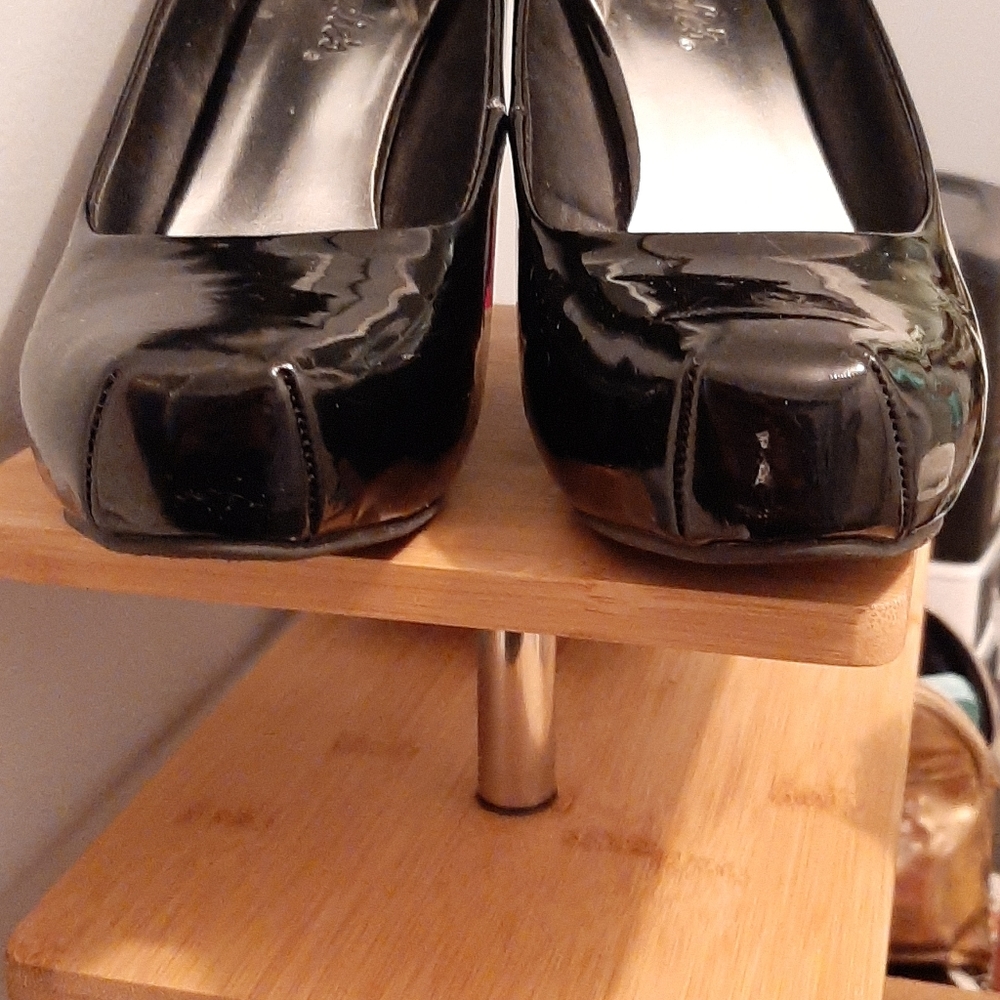 Heels - Picture 5 of 7